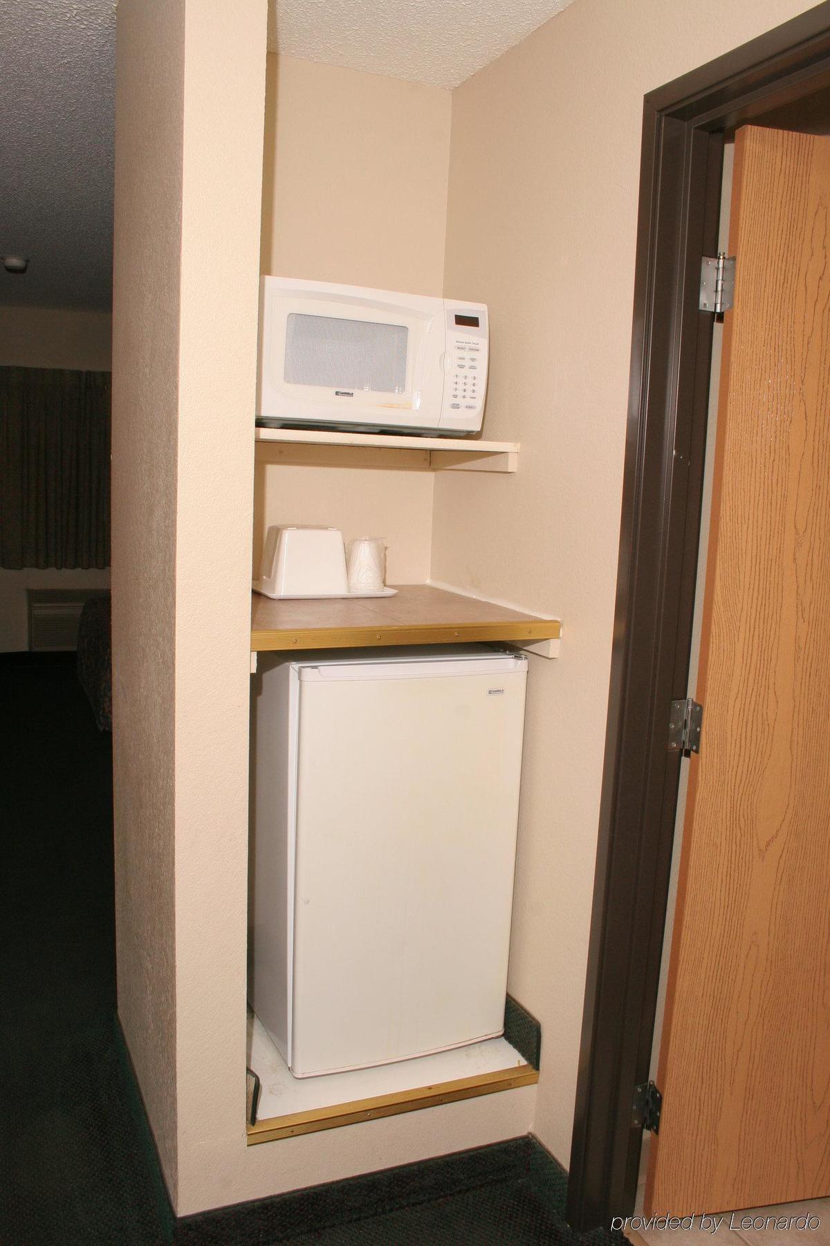 Village Inn Motel Des Moines Room photo